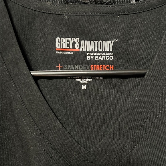 Grey's Anatomy Classic Black Scrub Set - Picture 2 of 4
